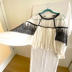 Free people cotton white and grey top. Size M